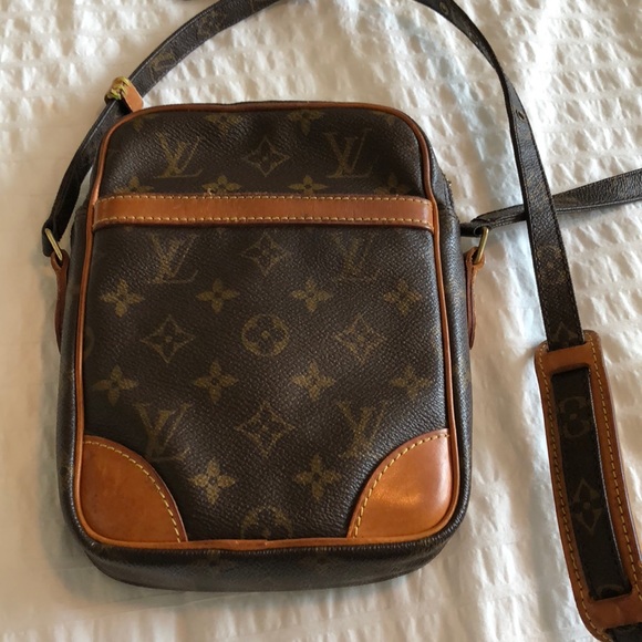 Louis Vuitton Handbags - Vintage Louis Vuitton Danube crossbody
